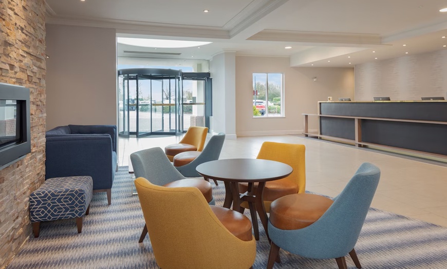 Image 5: Oxfordshire: Spa Stay with Breakfast, Dining Credit and Late Check out