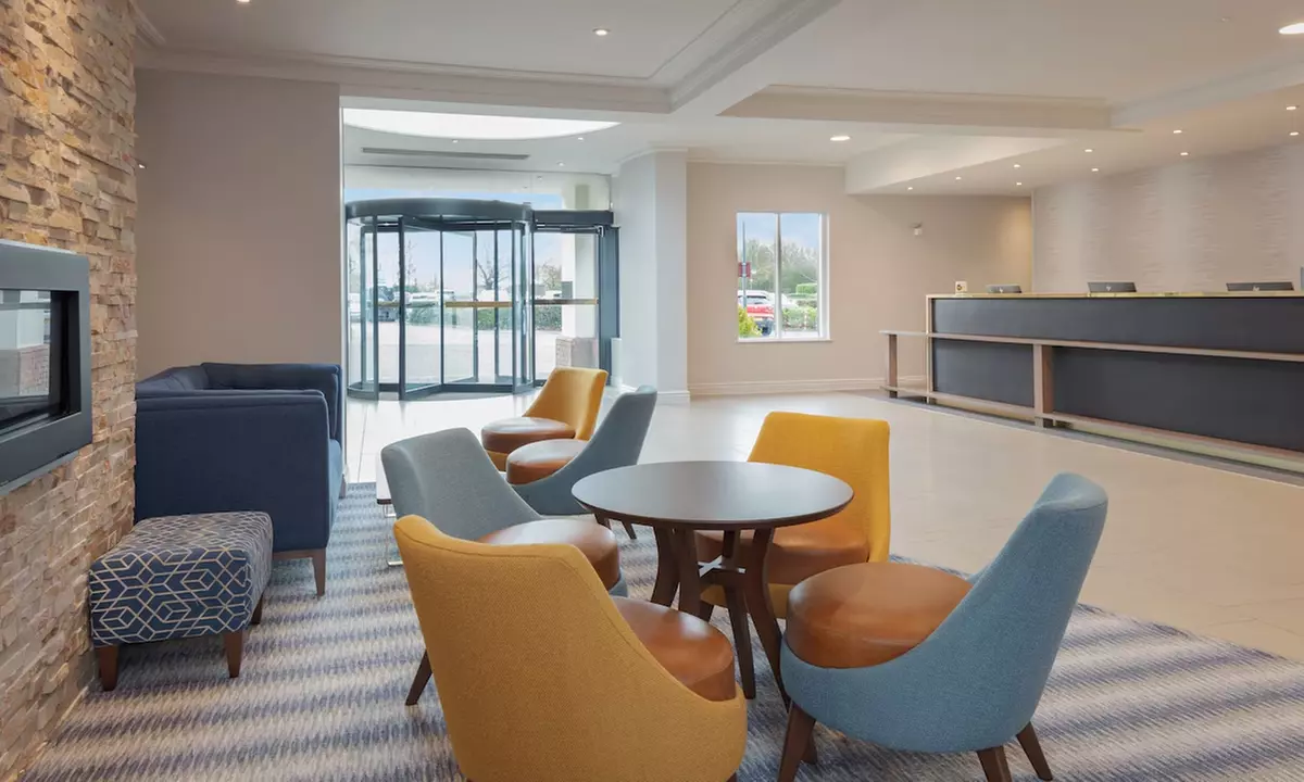 Oxfordshire: Spa Stay with Breakfast, Dining Credit and Late Check out