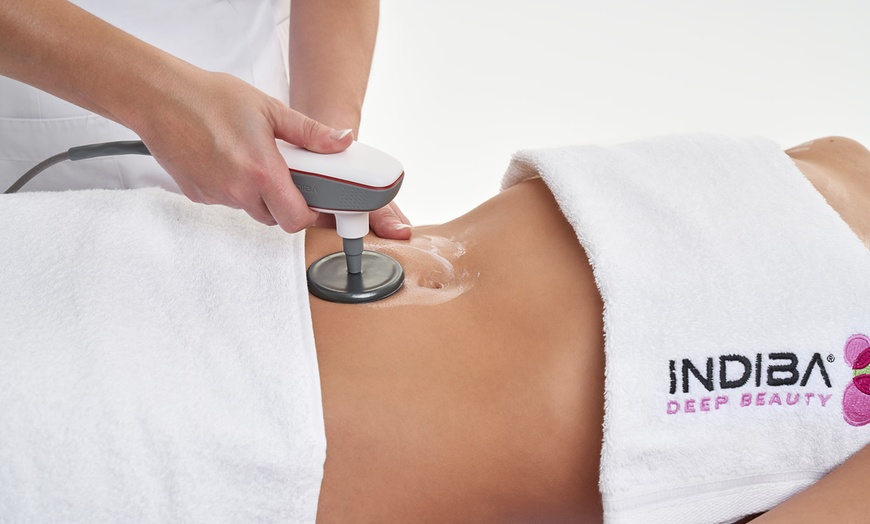 Image 2: 1 o 3 sesiones de tratamiento facial con vitaminas o masaje