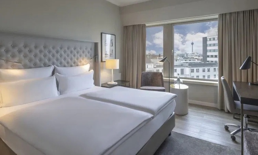 Image 5: Little Tokyo in Düsseldorf: 2-3 Nächte inkl. Frühstück & Spa