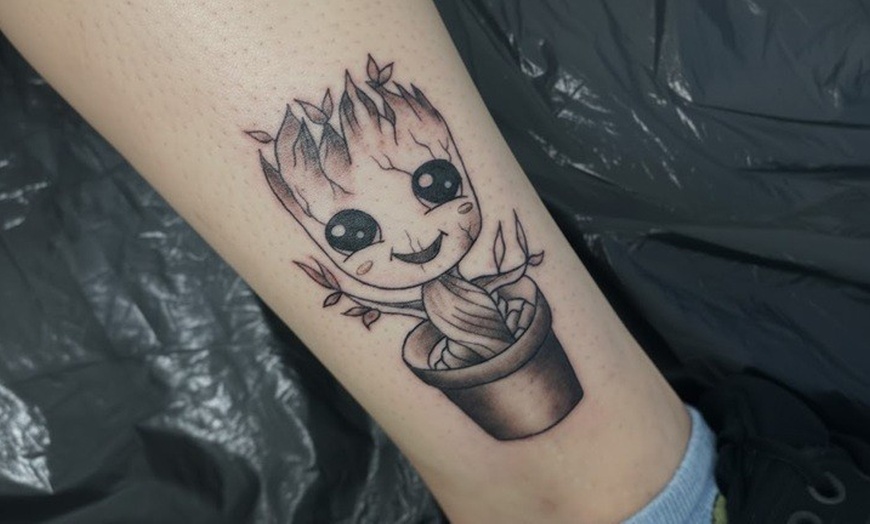 Image 7: 1 o 2 tatuajes minimalistas de 3 x 3 cm para 1 persona en tinta negra