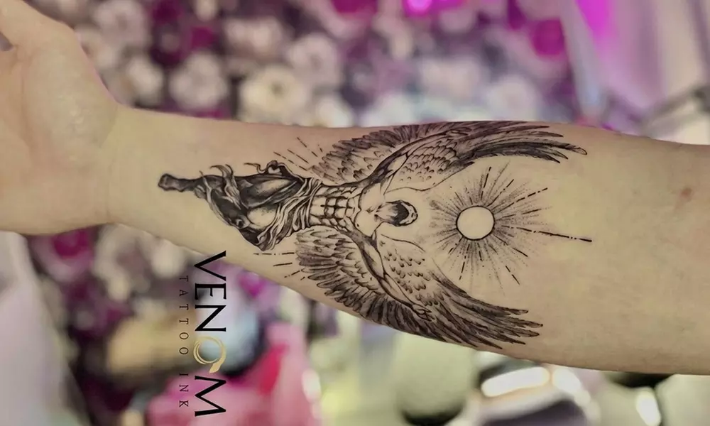 Wyraź siebie poprzez tatuaż – mały wzór lub sesja całodniowa