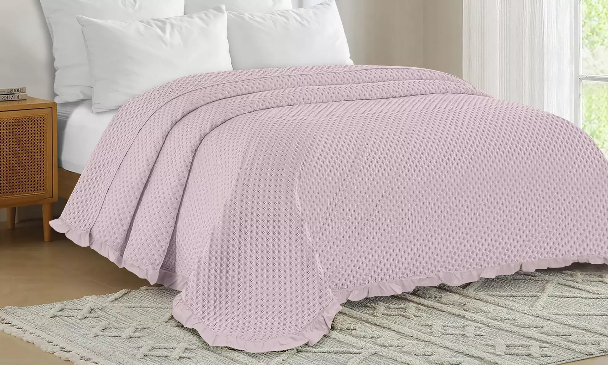 Gesteppte Tagesdecke mit Rüschen