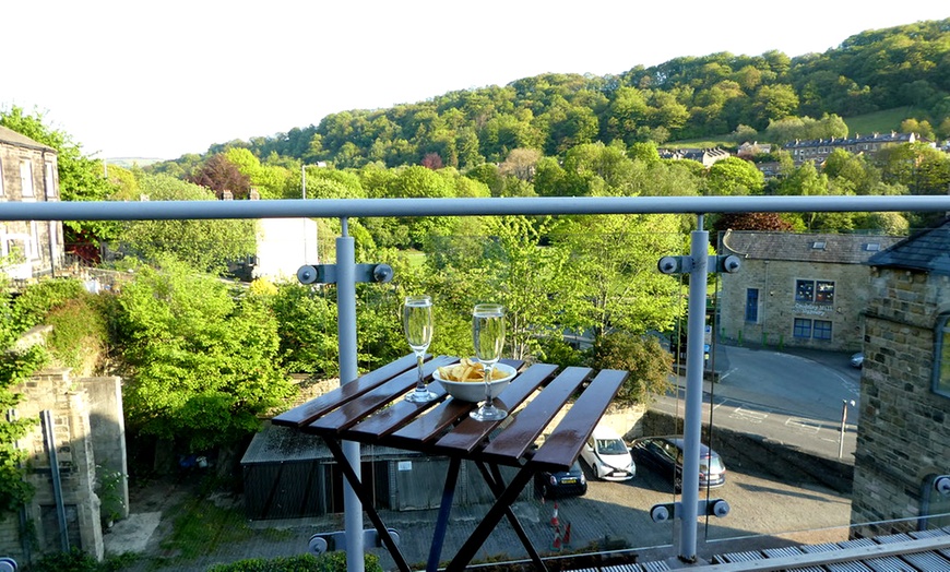 Image 2: West Yorkshire, Hebden Bridge: 4* Apartment Stay with Breakfast & Prosecco