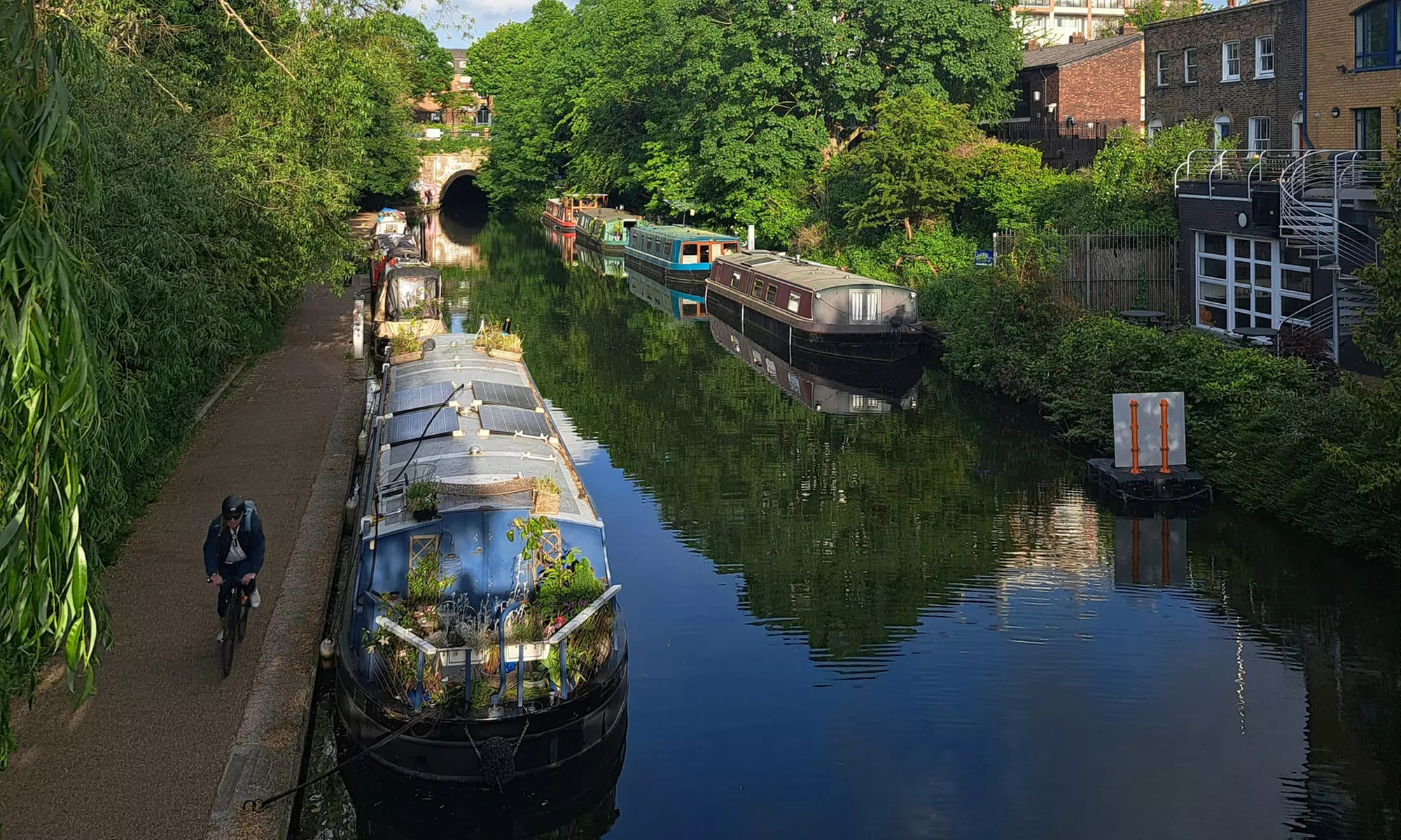 Valentine's Canal Adventure with Drinks Included