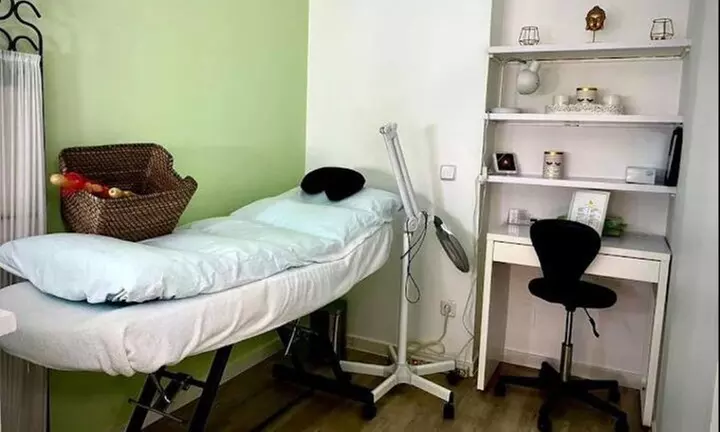 1 o 2 sesiones de Dermapen con máscara LED en Estética Esneda 54% - Image 5