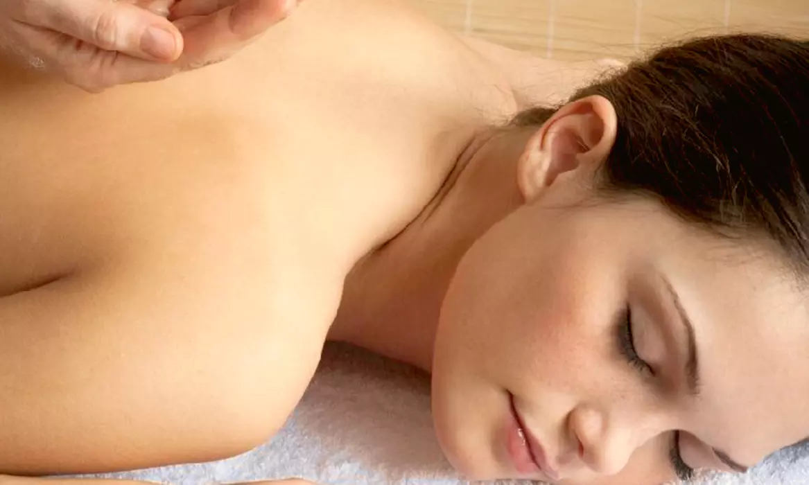 30-, 60- or 90-Min Massage (Swedish, Deep Tissue/ Reflexology)