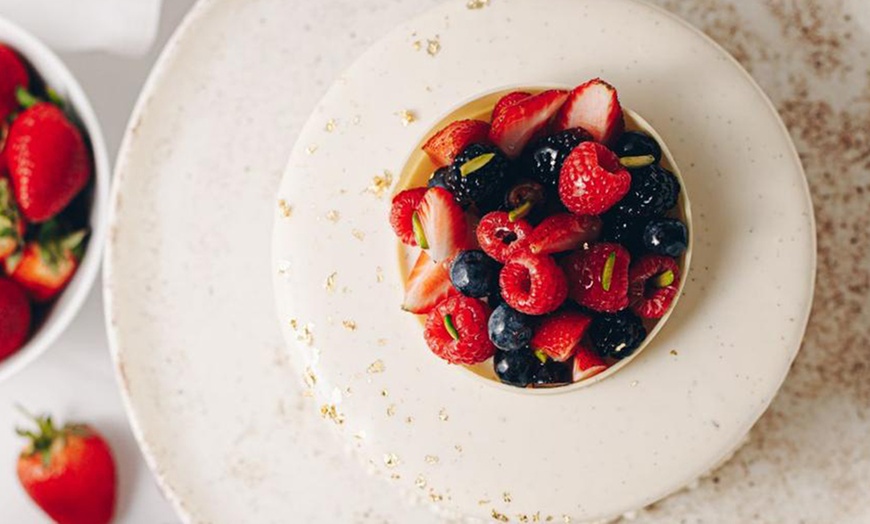 Image 6: Celebrate Big with 1kg–3kg Fresh Takeaway Cakes