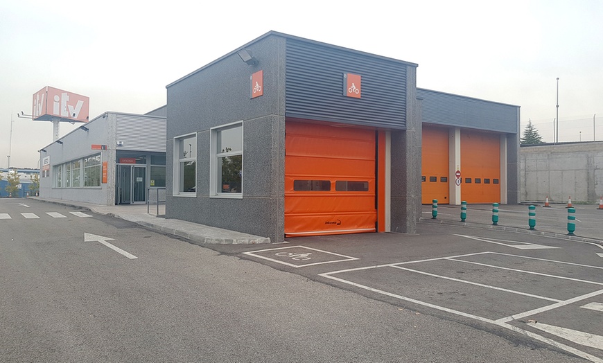 Image 2: ITV para moto o turismo diésel o gasolina en Applus Iteuve Alcobendas