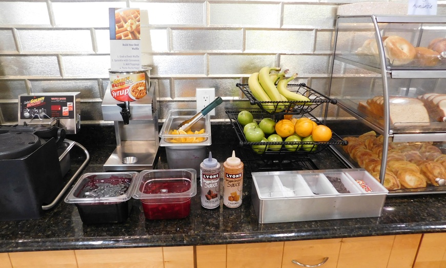 Image 8: Placentia – Anaheim Orange County Hotel