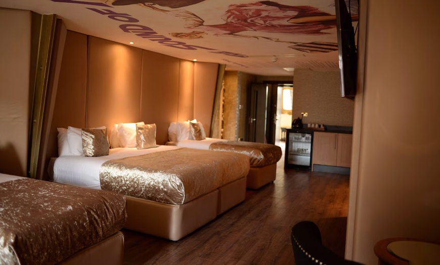 Image 11: Liverpool: Luxury Double Room with Jacuzzi, Prosecco, & Late Checkout