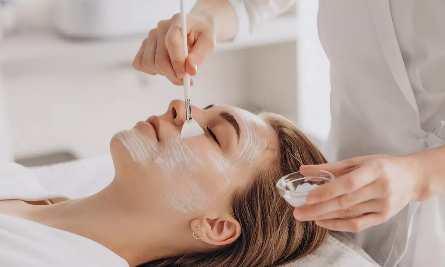 1, 3 or 5 Sessions of 90-Minute Gold Luxury Facials