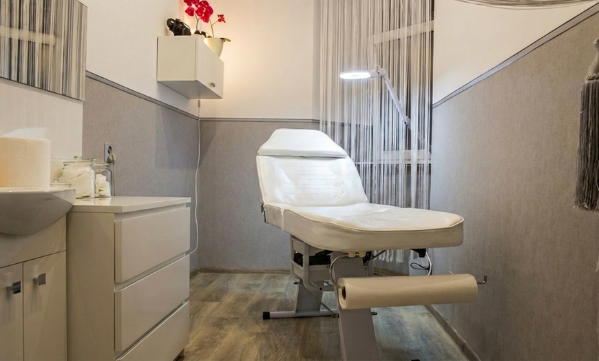 Image 2: Gładka skóra na dłużej: depilacja laserowana wybranej partii ciała