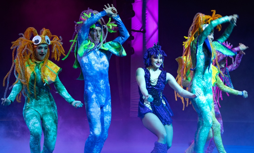 Image 3: Entrada para niño o adulto al "Gran Circo WOW de Navidad" en Valencia