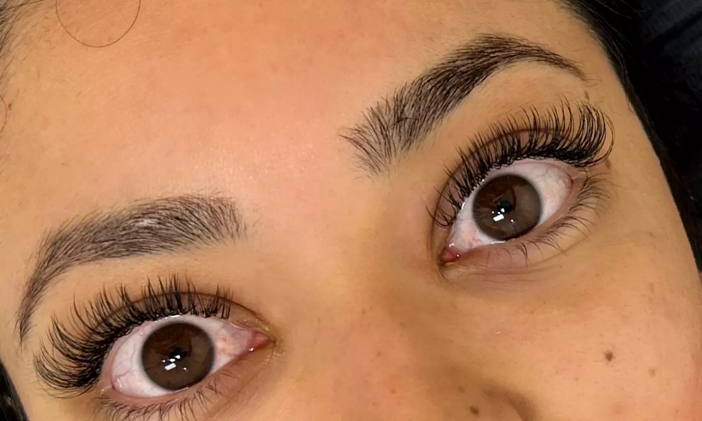 Full Set of Natural Classic or Volume Eyelash Extensions