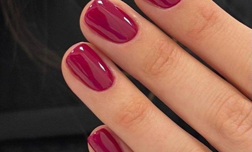 Image 15: Autumn inspiration: Deluxe Gel Polish or BIAB Manicure Awaits You