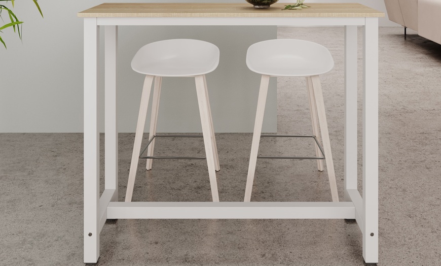 Image 8: Tavolo alto stile bar
