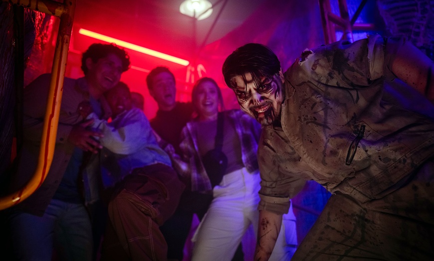 Image 6: EXCLUSIVE: Six Flags Magic Mountain - Up to 45% Off