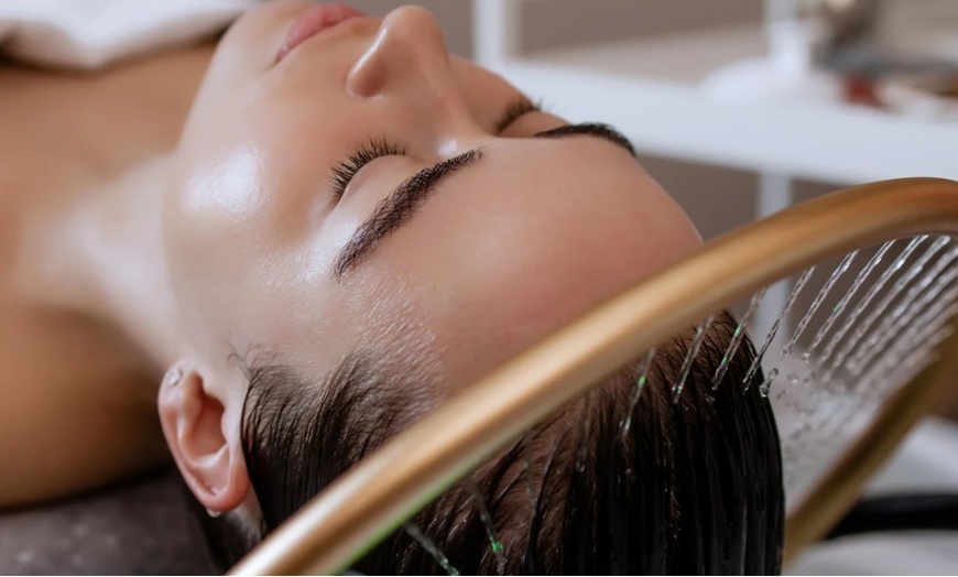 Image 1: 60 bis 90 Min. Head Spa nach Wahl – ein Wohlfühlmoment für dich