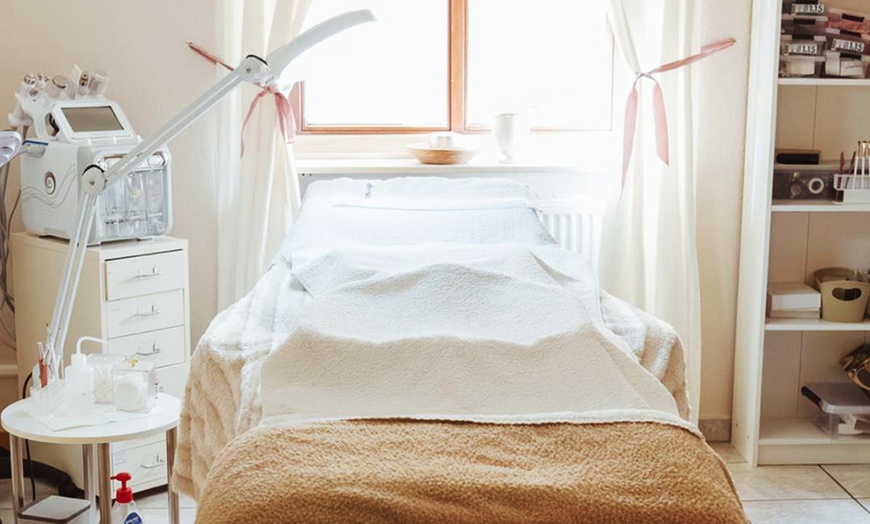 Image 5: Bis zu 39% Rabatt auf den Kopfhautpflege bei Beauty Medical Expert & Beautiful Aesthetic A.G