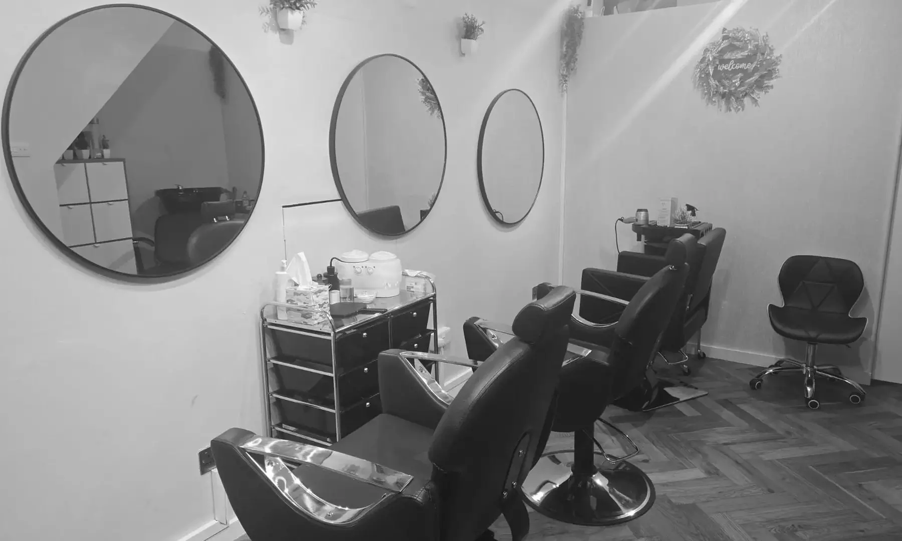 Arbida Limited Offers a Deep Cleansing Facial with/without LED Light Therapy - Image 2