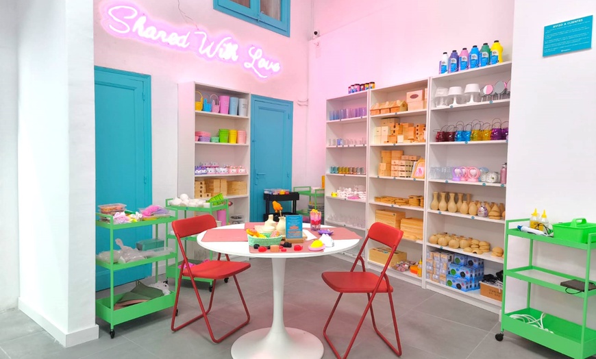 Image 10: Taller creativo a elegir con bebida para 1 o 2 personas