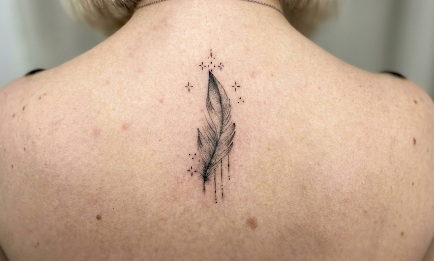 Image 4: Tatuaż cienką kreską – kobiece motywy kwiatowe w wybranym rozmiarze