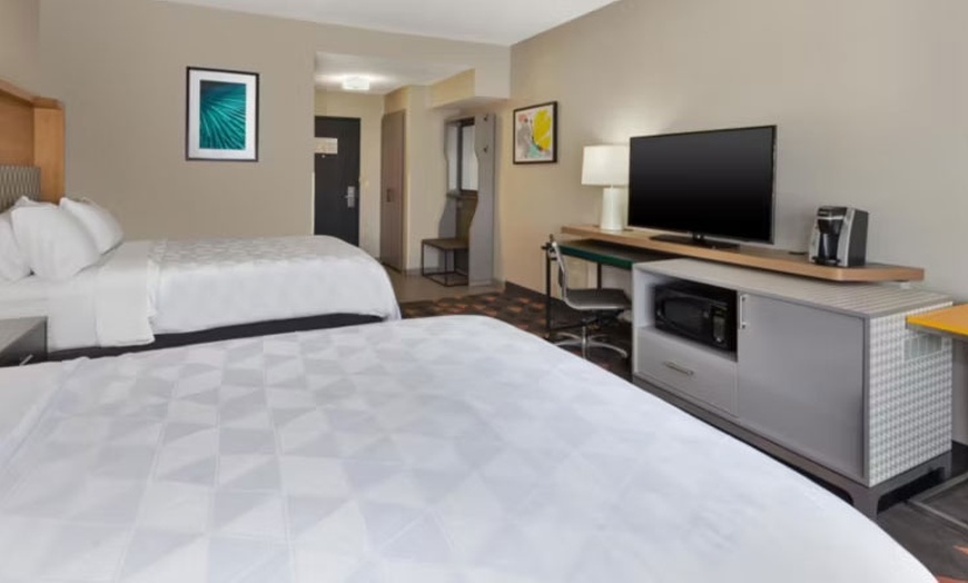 Image 4: Members Only Deal: Holiday Inn Grand Rapids South by IHG