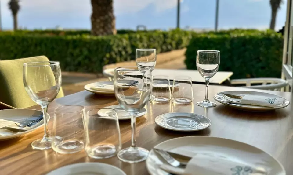 Menú de arroces para 2 o 4 frente al mar con postre y opción a vino