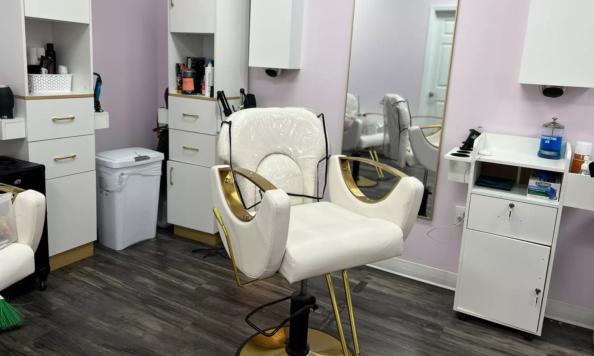 Achieve Salon-Fresh Hair: One or Two Blowouts with Deep Conditioning