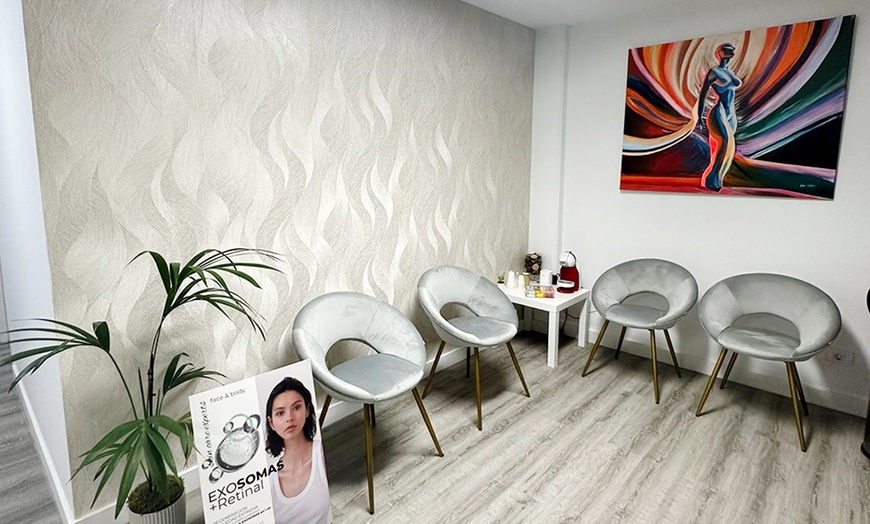 Image 8: Limpieza facial profunda con peeling químico o Dermapen a elegir