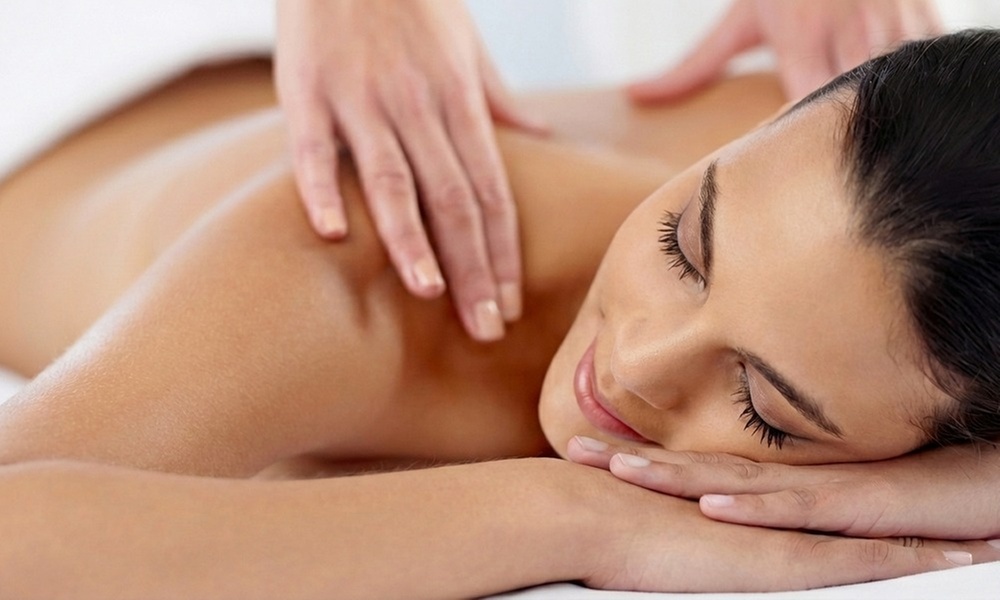 Relax with One or Three 60 or 90 Minute Swedish Massage Sessions for One @Transcend Beauty Studio(Up to 22%Off)