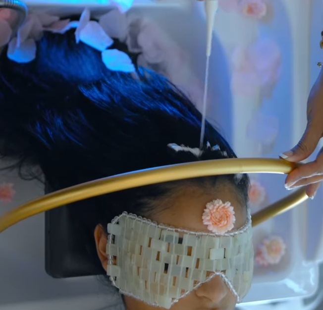 45/60 Min Dominican Head Spa w/ Herbal Steam, Hydration & Hair Therapy