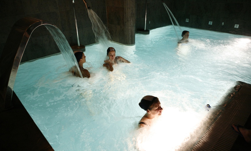 Image 9: Circuito hidrotermal de 1 h para 2 válido en fin de semana o festivo