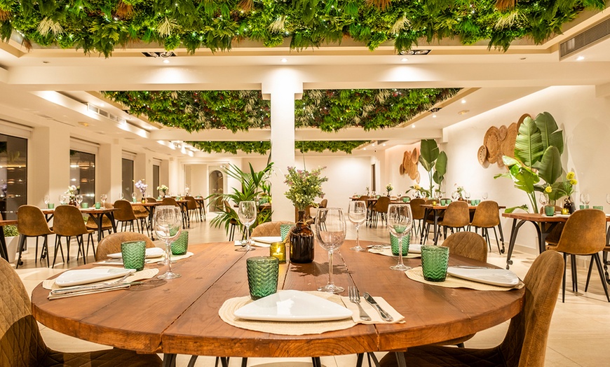 Image 8: ¡Cena bajo las estrellas! Menú completo para 2 o 4 con botella de vino