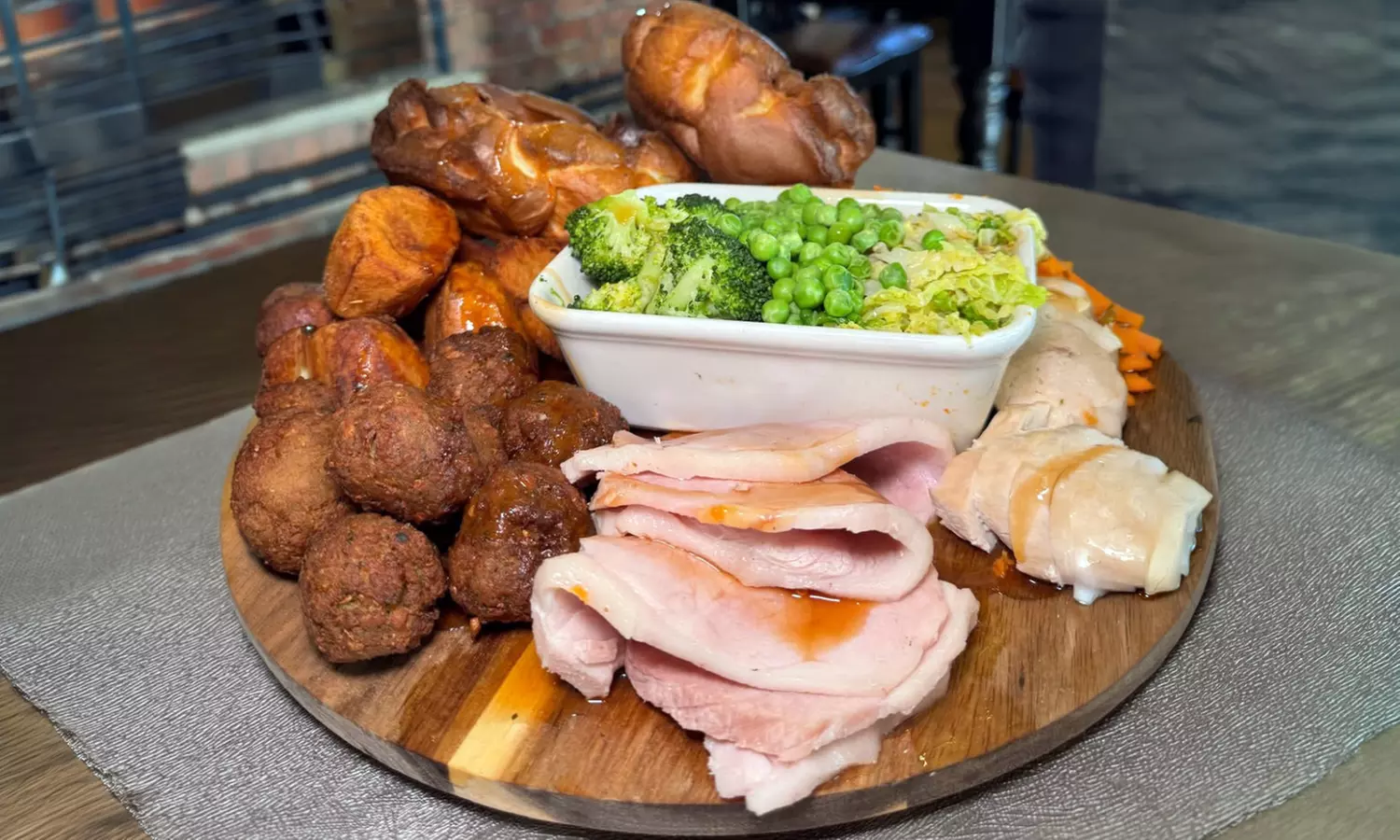 Sunday Roast Platter & Wine for 2, 3 or 4