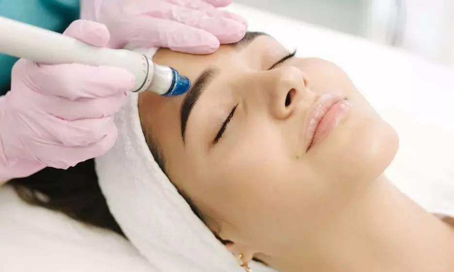 Enhance Your Skin with 30, 60 or 90 Minute Hydrofacial