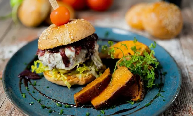 Frühstück oder Mittagessen inkl. Getränk für 1–2 Personen