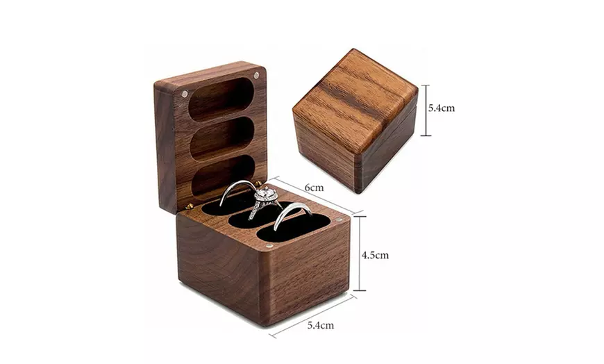 Image 7: Caja rústica de madera para anillos de boda