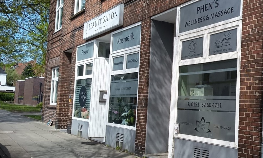 Image 2: 60 Min. traditionelle Thai-Massage oder Hot-Stone-Massage für 1 Person