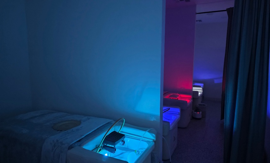Image 4: Deals on Head Spa for One or Couples w/ Head, Neck, & Shoulder Massage