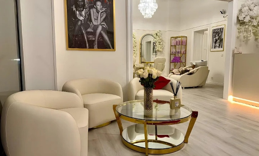 Image 4: Mani oder Pedi mit Schellack im Beauty Salon der TV-Ikone KADER LOTH