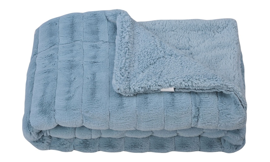 Image 7: Super Soft Sherpa Blanket Fleece 60x80 Lightweight Cozy Couch Bed Blankets
