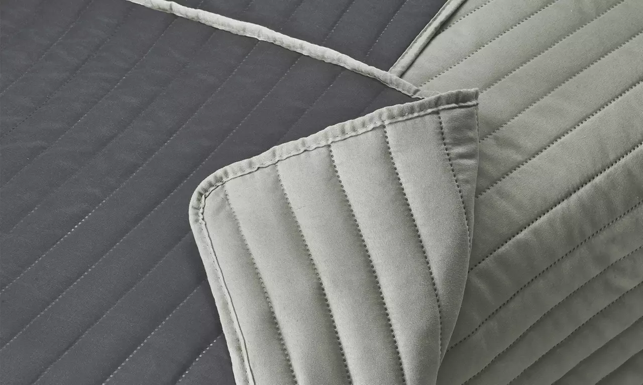 Wasserabweisender, wendbarer Bezug für Sessel oder Sofa