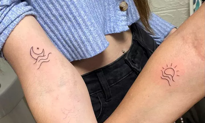 1 o 2 tatuajes minimalistas de 3 x 3 cm para 1 persona en tinta negra, con hasta un 50% de descuento - Primary Image