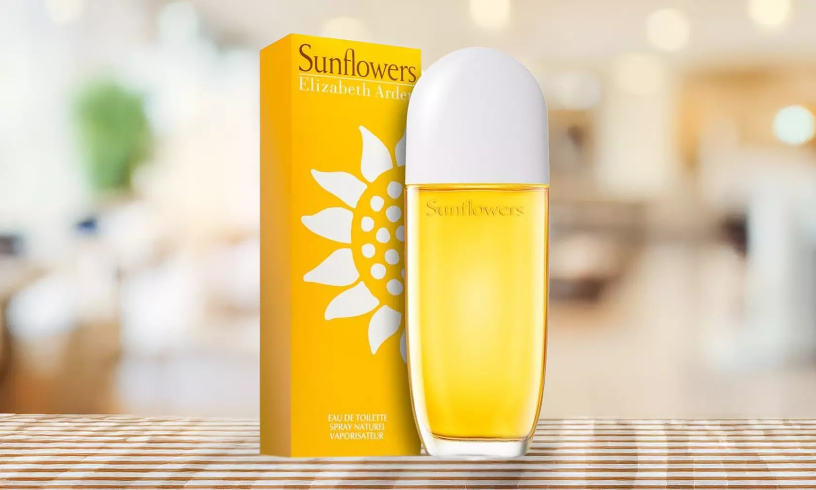 Eau de parfum ou de toilette Elizabeth Arden au choix avec lotion pour le corps en option - Primary Image