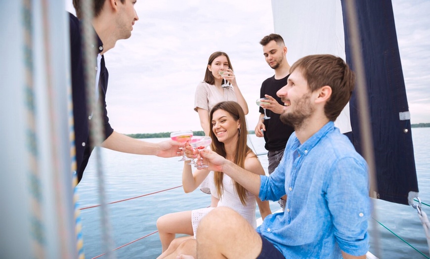 Image 3: Paseo de 2 horas en barco de vela para 1, 2, 4 o 6 personas