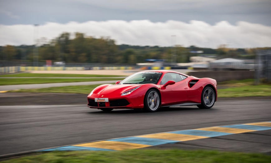 Image 3: Stage de pilotage avec Motorsport Academy Le Mans