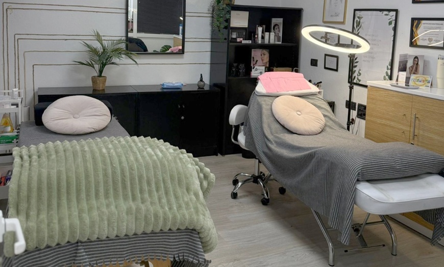 Image 2: Masaje relajante con aromaterapia o de tipo a elegir de 30 o 60 min.