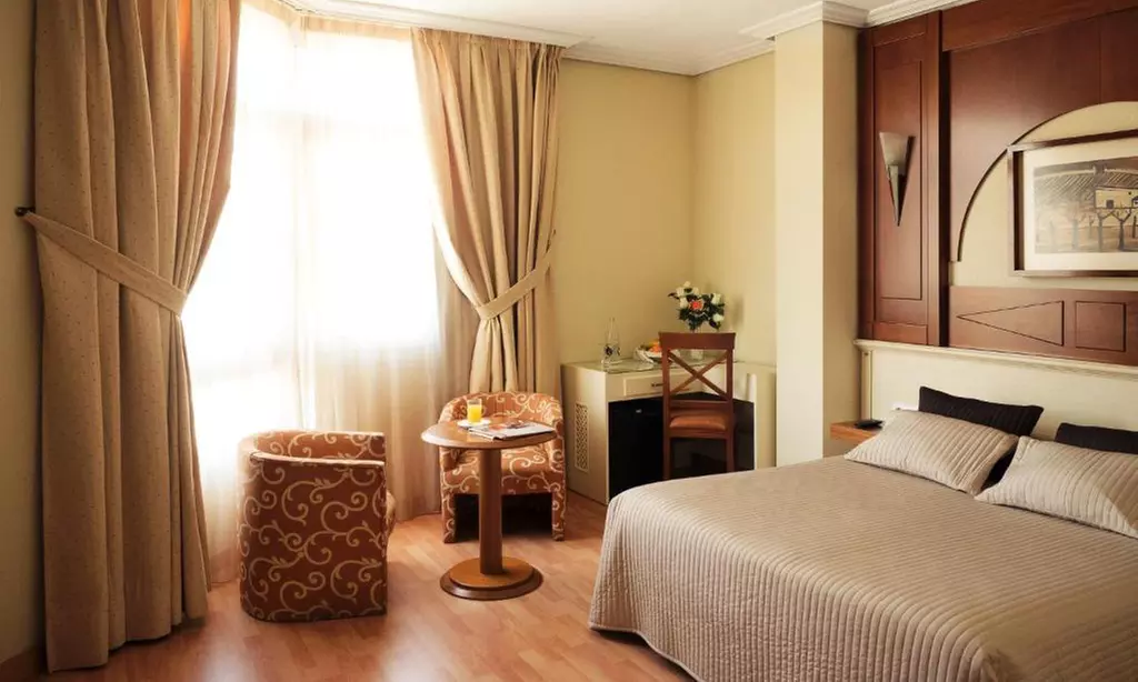 ✈ Siviglia 4*: Volo diretto più 2, 3 o 4 notti in hotel